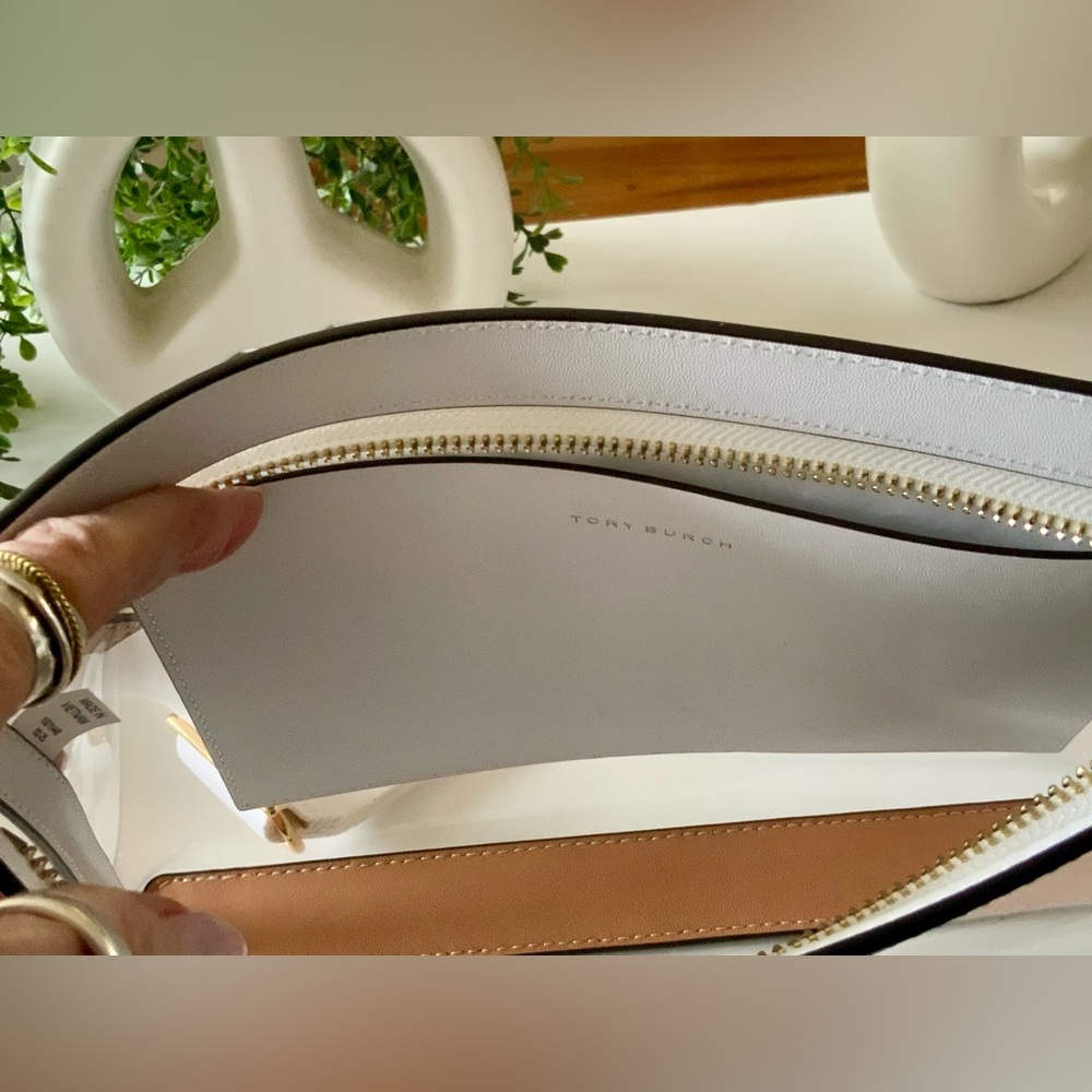 NWT TORY BURCH BLAKE CLEAR WHITE/NATURAL SWINGPACK CROSSBODY BAG - Picture 8 of 9